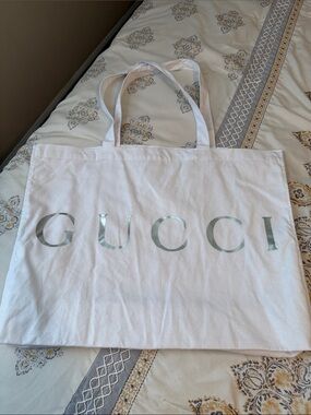 Gucci White Canvas Tote with Metallic Logo